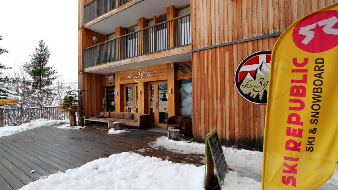 Access to  the Ski Republic Shop