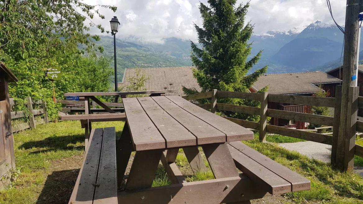 Picnic area_Montchavin-les-Coches