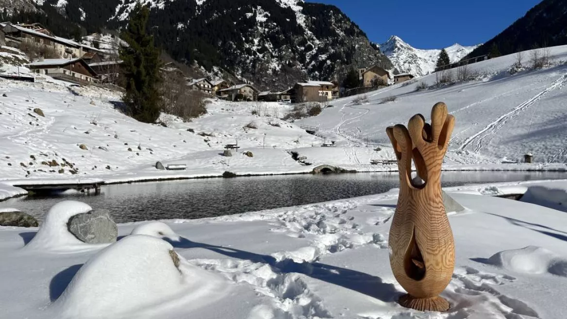 Wood sculpture exhibition_Champagny-en-Vanoise