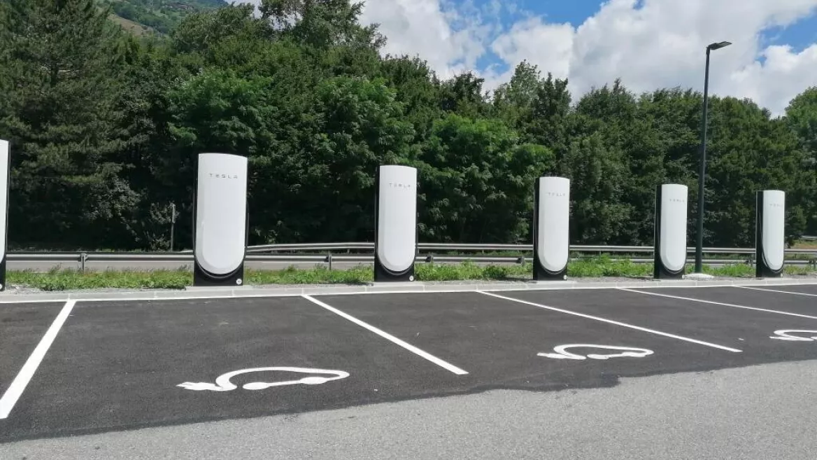 Charging station for electric vehicles in Aime