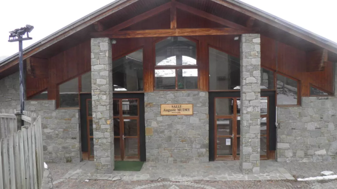 Auguste Mudry hall