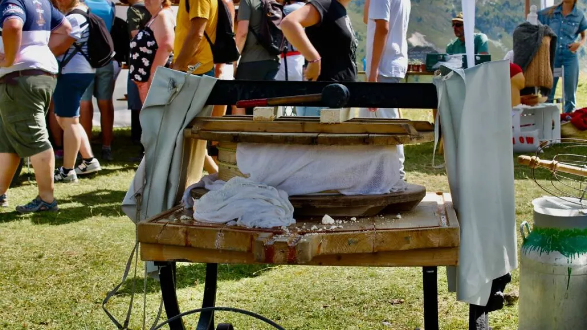 Visit / explanation of the Plagne Villages fruit dairyVisit / explanation of the Plagne Villages fruit dairy_La Plagne