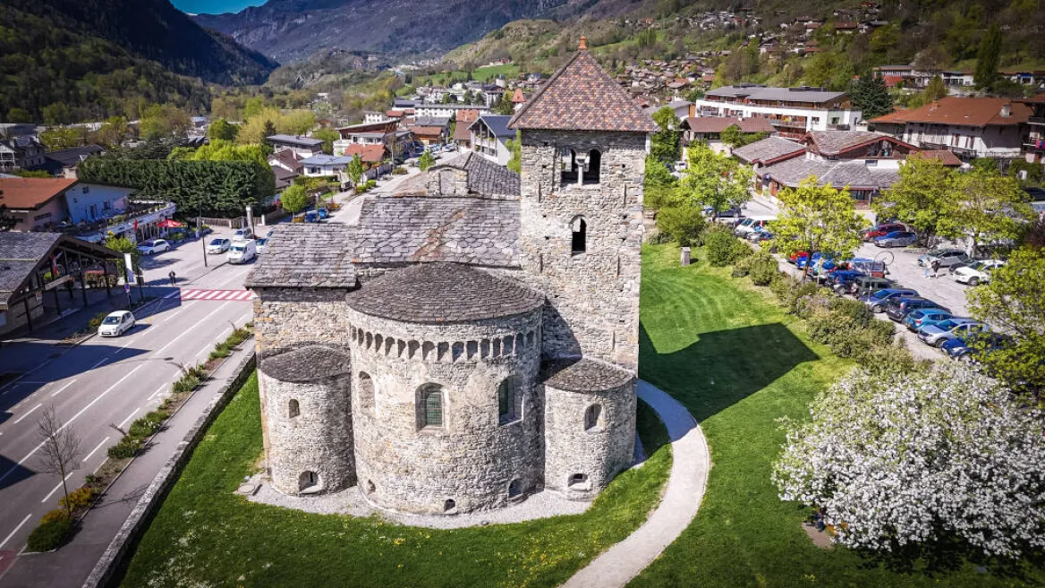 Activity in the basilica: Treasure hunt_Aime-la-Plagne