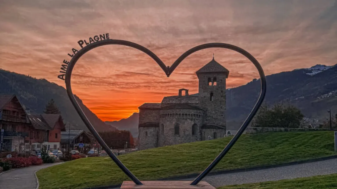Guided night-time tour by lantern light of St Martin’s Basilica_Aime-la-Plagne