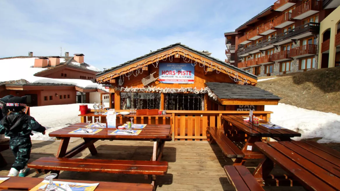 Hors Piste terrace
