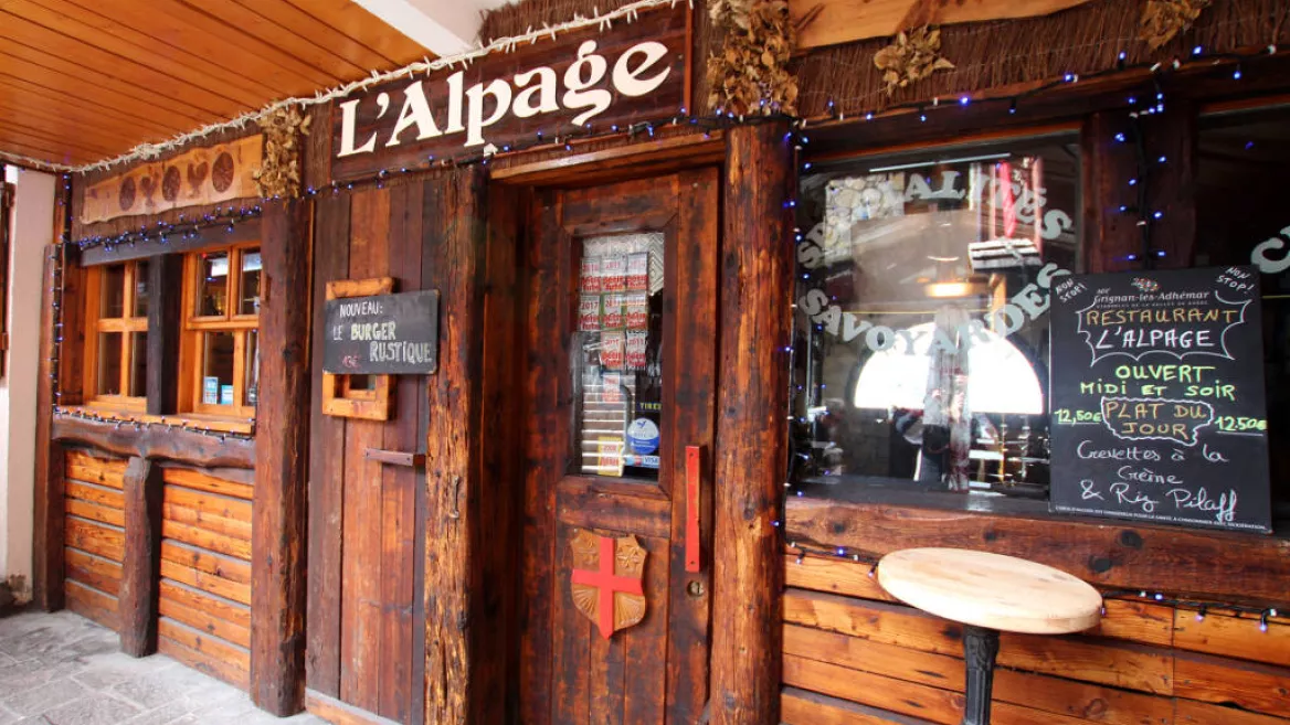 Entrance to L'Alpage