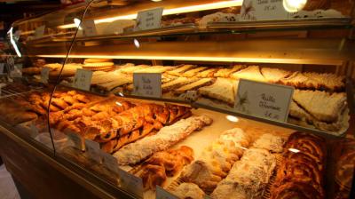 Viennoiseries display cabinet