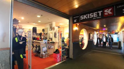 Skiset shop in the shopping gallery