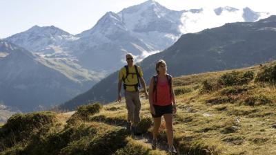 Montchavin-Les Coches Mountain Guides Office Hiking towards Carroley Lake