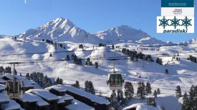 Vue imprenable du salon sur la montagne