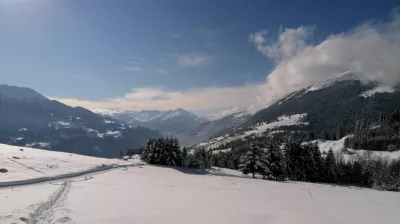 Snowshoe outing at Les Fours