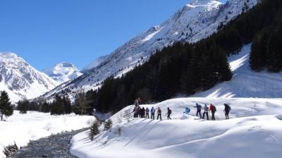 Snowshoe Excursions - Champagny en Vanoise Ski School