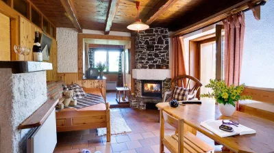 Lounge/Dining room/double bed