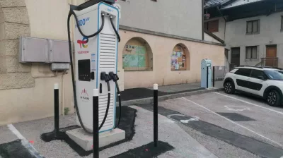 Borne recharge véhicule électrique de Macot