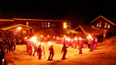 Ski show & torchlight descent