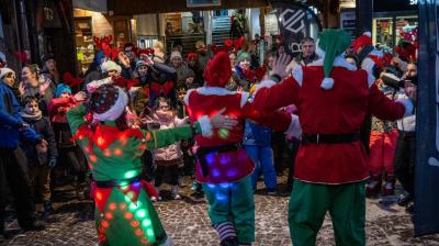 Mini show des lutins et séance photos avec le Père Noël_La Plagne