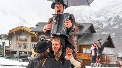 Carnaval - Spectacle en déambulation "Les derniers de Cordée"_Plagne-Montalbert