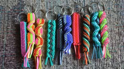 Creative Workshop I: Making Keychains / Scoubidous_Montchavin-les-Coches