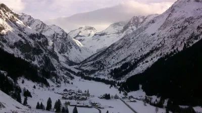 Snowshoe outing: Discover the snow-covered Champagny valley_Champagny-en-Vanoise