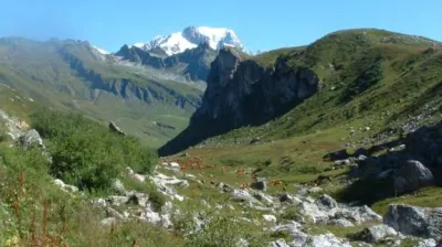 Nature and Discovery I The Neuva Sinkholes_Montchavin-les-Coches