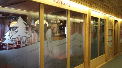 Entrance, La Métairie