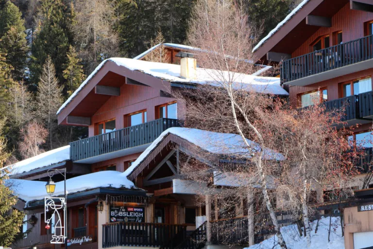 Chalet les Rhododendrons Plagne 1800 : Hotel and guest room in Plagne 1800