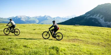 SUPER8_-_Double8-JNJ_Photo